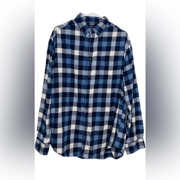 croft & barrow Other - Men's Croft & Barrow, Classic Fit, Button Down Collar Dress Shirt. Blue. Size L